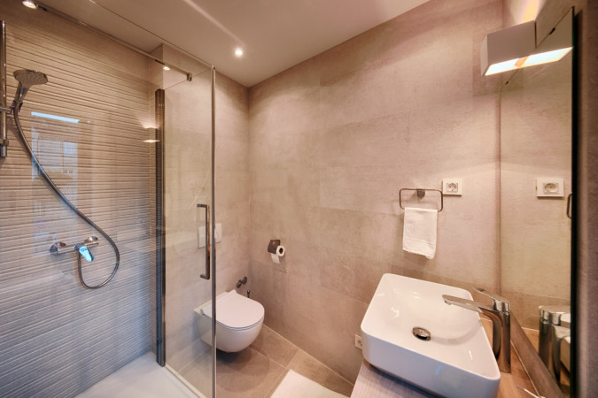 Villa Zdenka, Villa Zdenka Vis