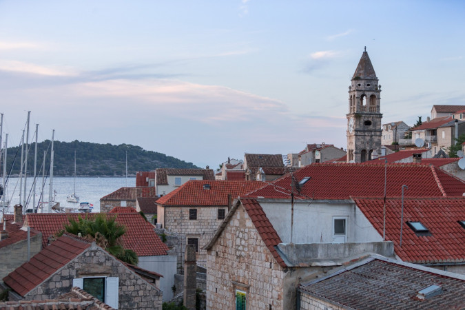 Villa Zdenka, Villa Zdenka Vis