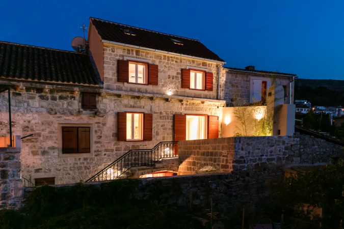 Villa Zdenka, Villa Zdenka Vis