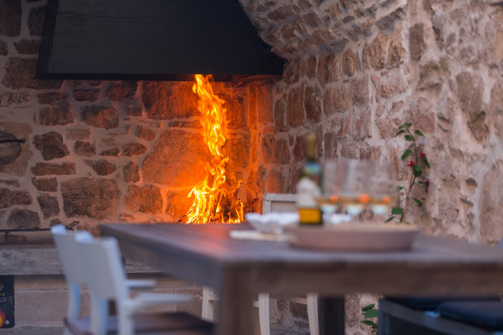 Villa Zdenka Apartments - Stone house in Kut on Vis, a 2-minute walk to the sea, with views of the Bay of Vis., Villa Zdenka Vis