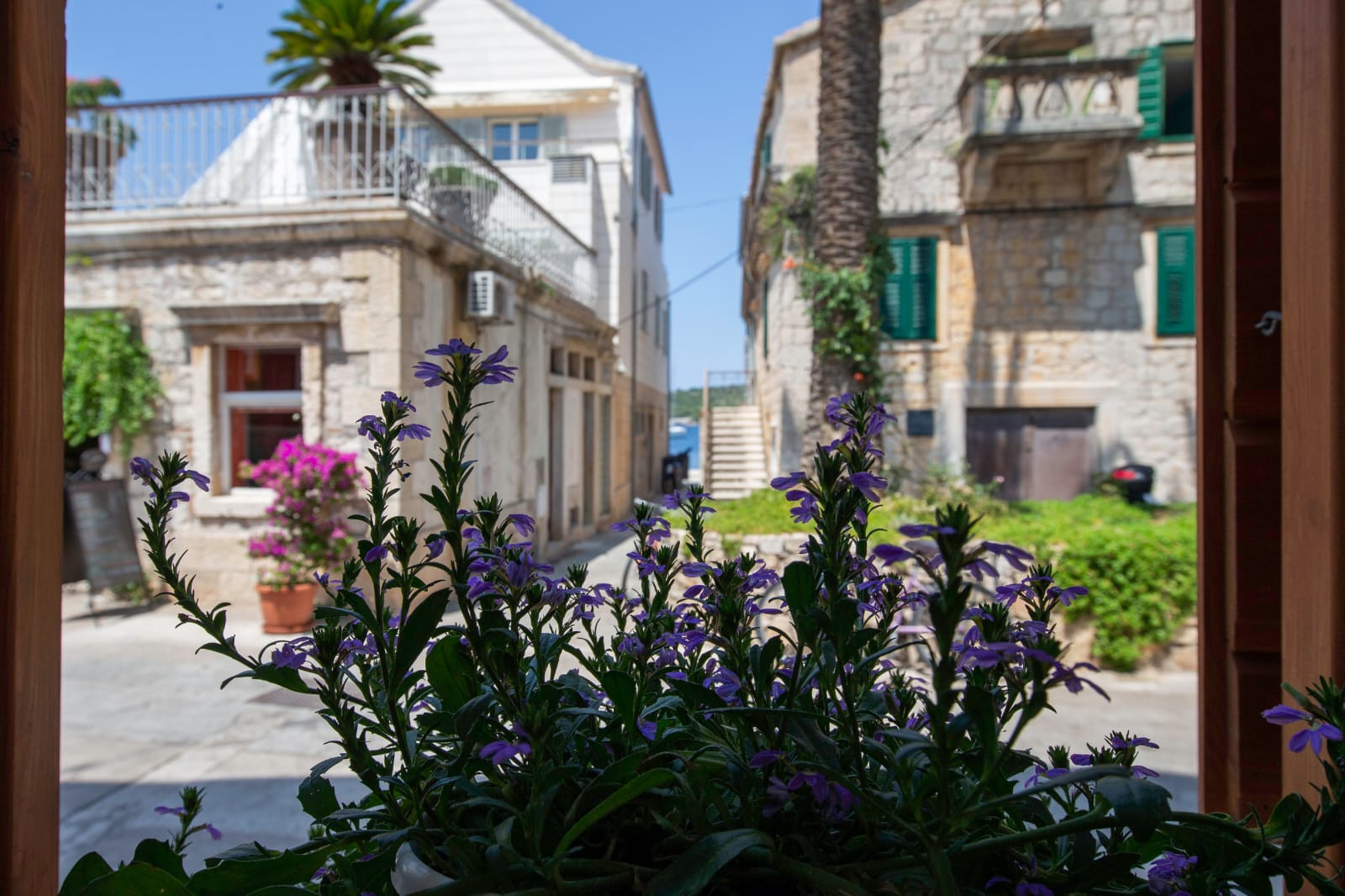 Villa Zdenka & Casa Ruben - Peace, sea and sunsets &ndash; your holiday in the heart of historic Vis., Villa Zdenka Mob. +385913635524